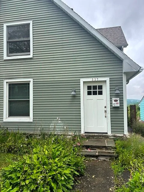 2 bed, 1.0 bath, 1154 sqft, $1,550 — Photo 1