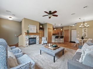 11001 Oak Grove Cir UNIT C, Woodbury, MN 55129