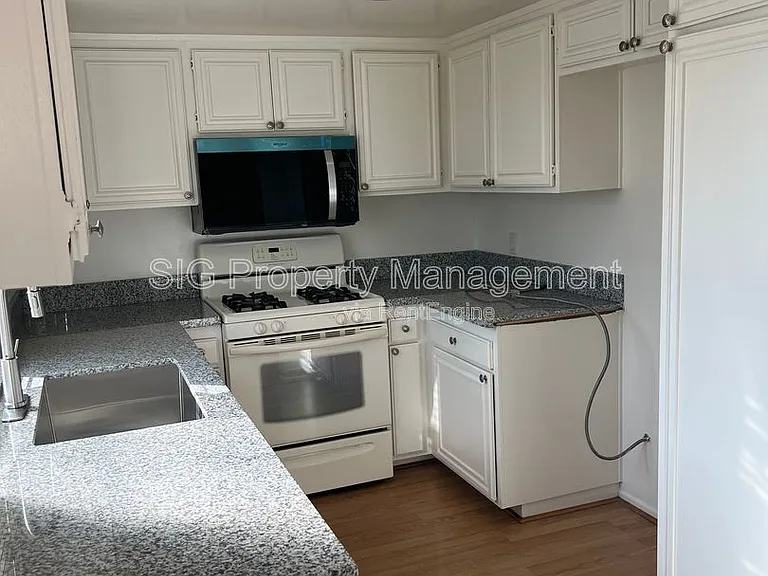 691 S Marengo Ave #4 — Photo 7