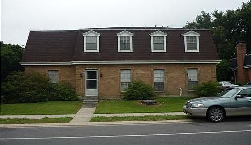 2nd image of 4451 Macarthur Blvd