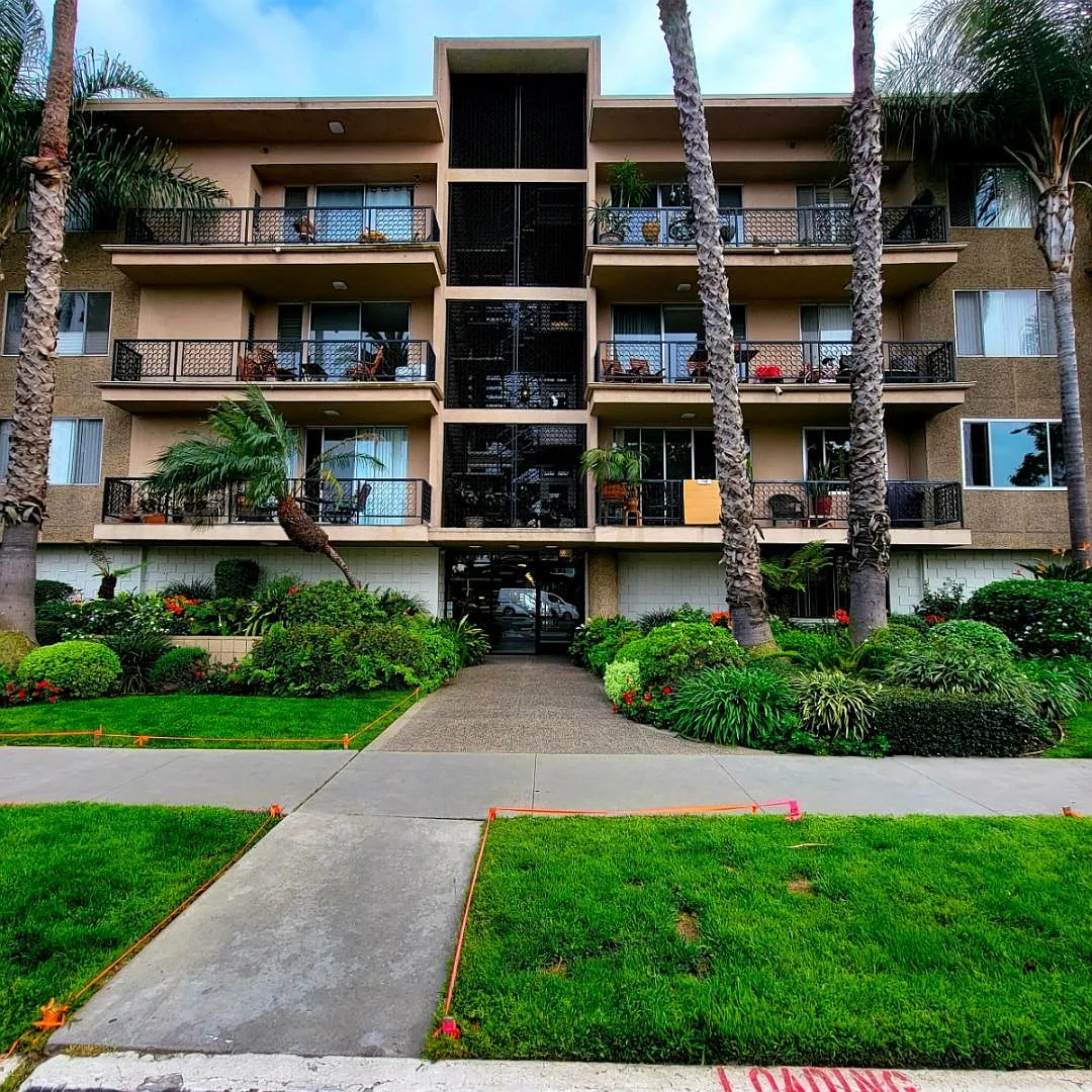 2 bed, 1706 sqft, $4,295 — Photo 4