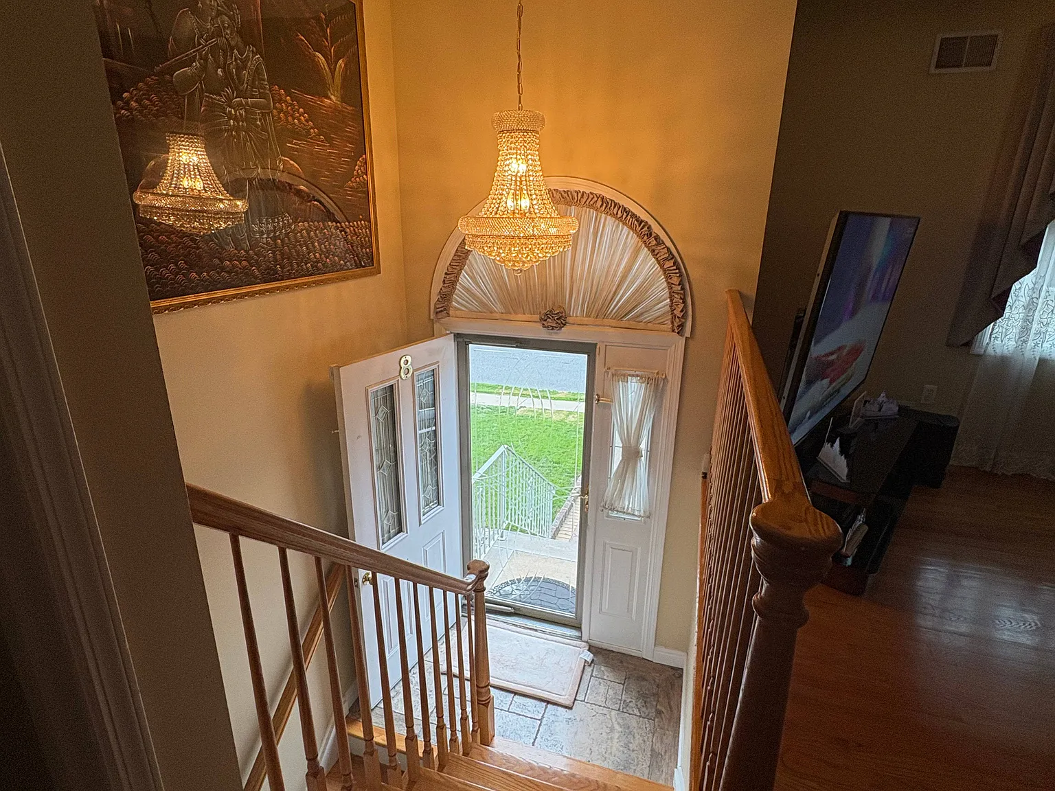 5 bed, 2541 sqft, $5,500 — Photo 2