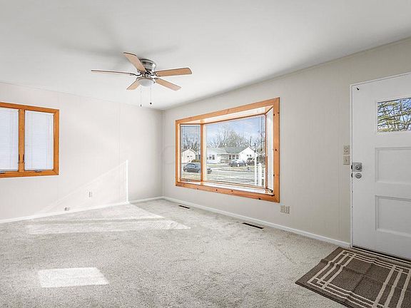 4th image of 4530 Circle Dr