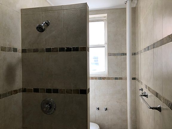 5th image of 30 Kensington Ave #36E