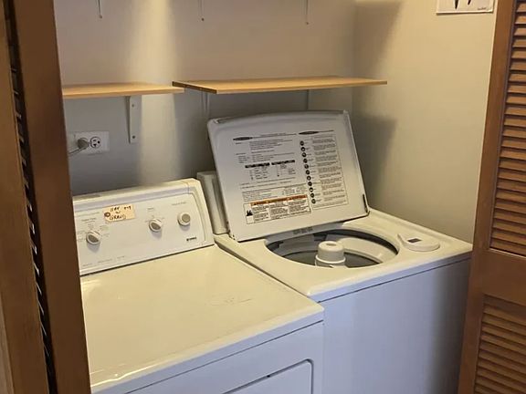 4th image of 1166 W Grand Ave #4R
