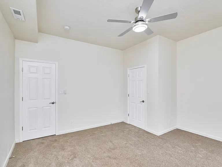 1421 N Park Pl — Photo 37