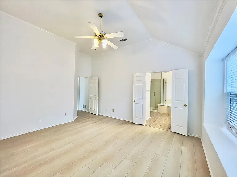 11002 Tree Shadow Ln — Photo 34