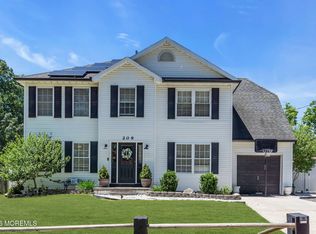 209 Gilford Avenue, Island Heights, NJ 08732