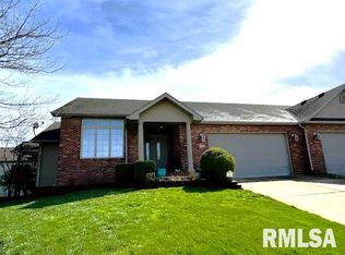 454 Elle Ct, Springfield, IL 62711