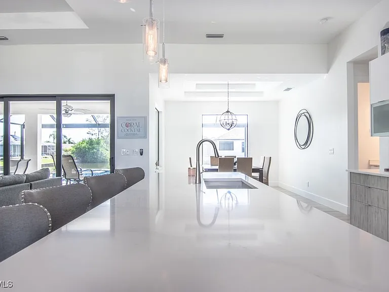 3507 SW 2nd Ave — Photo 6