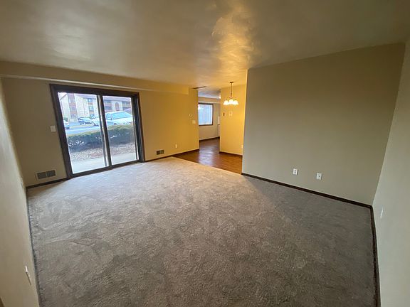 3rd image of 491 Lovers Ln #14