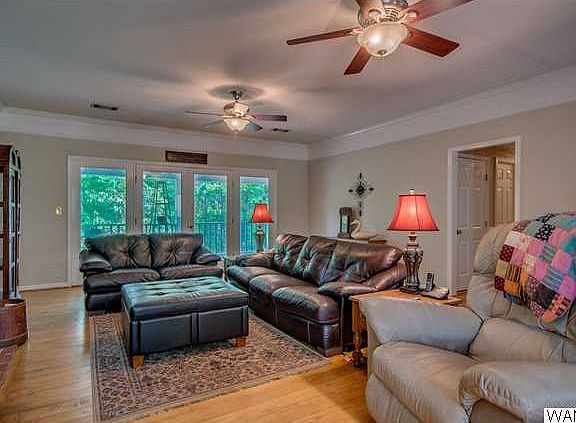 3rd image of 4501 Rainwood Ave