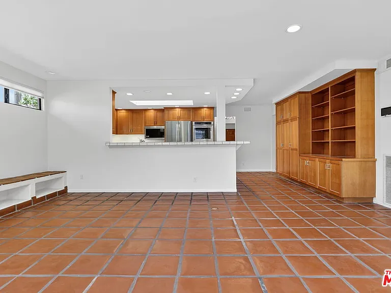 1331 Avenida De Cortez — Photo 17