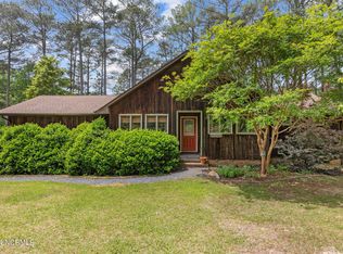 2980 Murdocksville Rd, West End, NC 27376