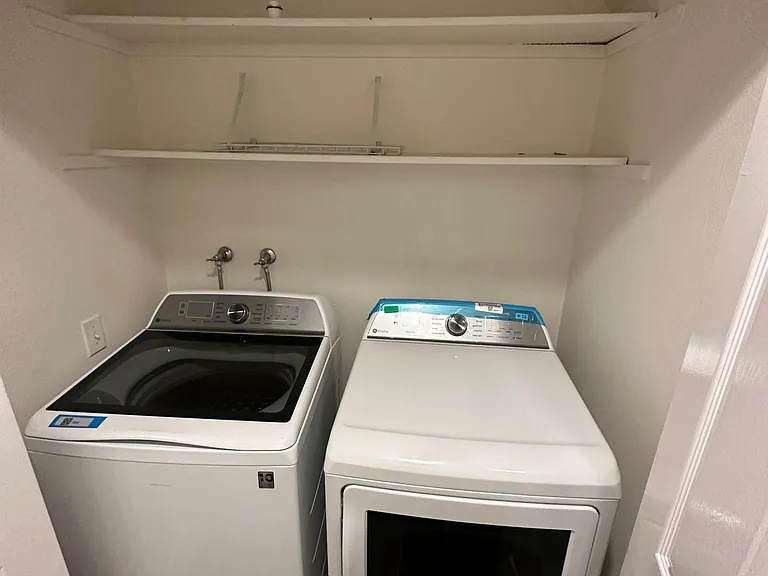 312 Centre Ct — Photo 11