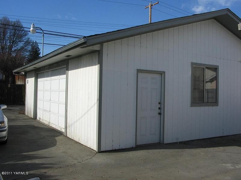 2nd image of 704 S 16th Ave