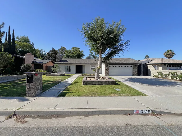 7415 Hooper Ave — Photo 2