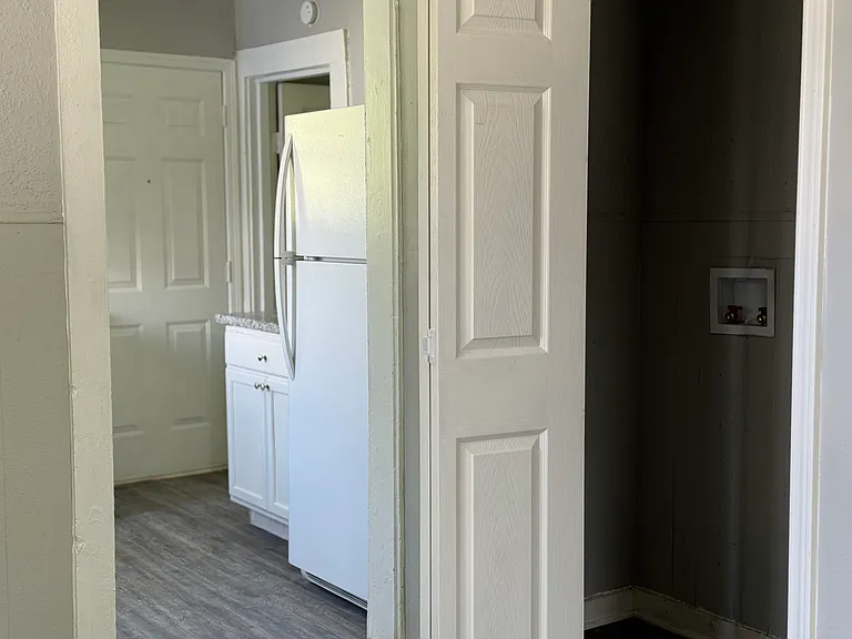 1501 Nashby St — Photo 15