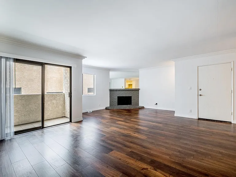 17155 Chatsworth St #7 — Photo 1