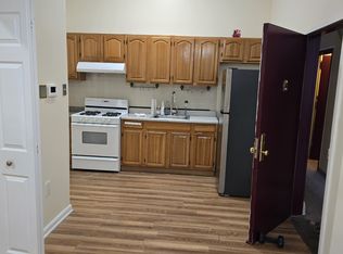 2015 Steinway St APT 1F, Astoria, NY 11105