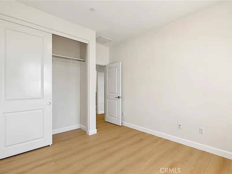150 Barrow — Photo 15