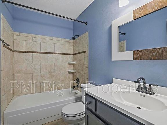 4th image of 1726 Hemlock Ct