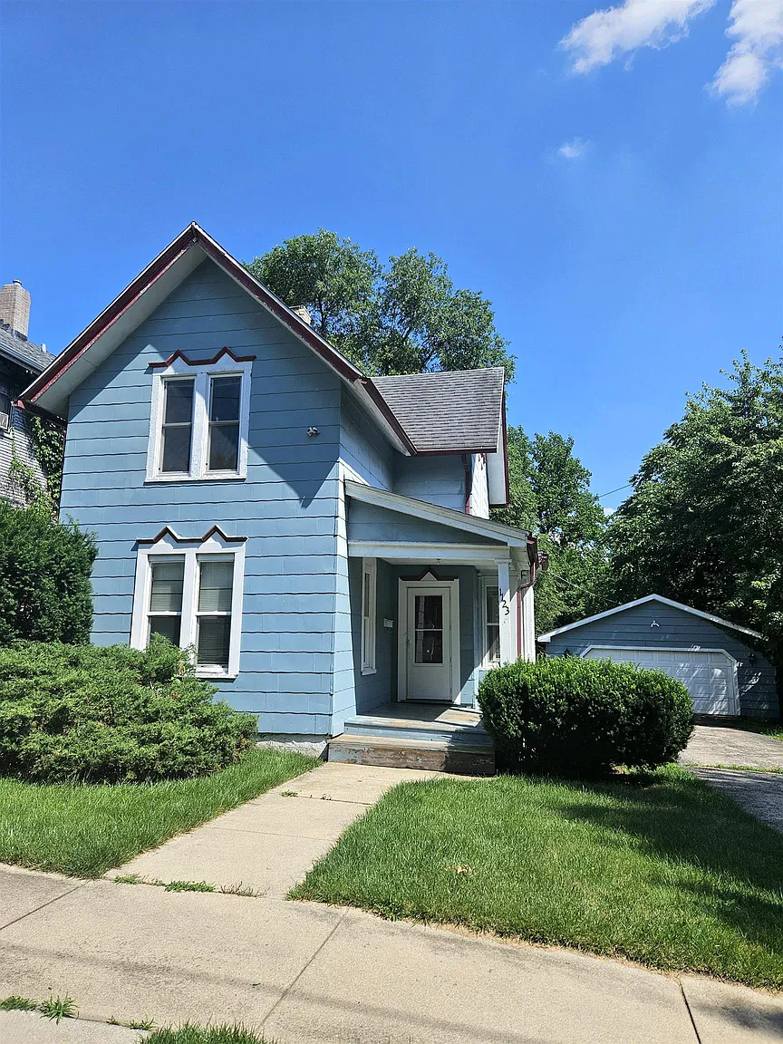 1123 Grant Ave photo 1