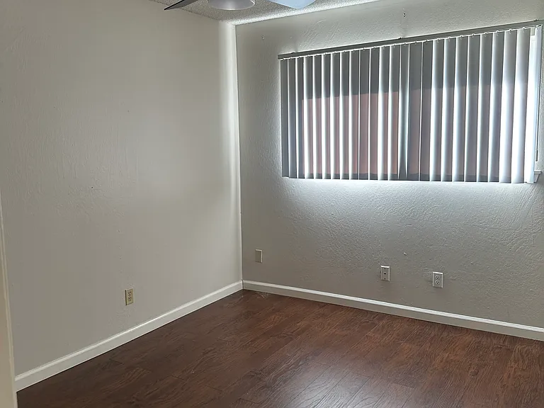 3720 White Ln #4 — Photo 5