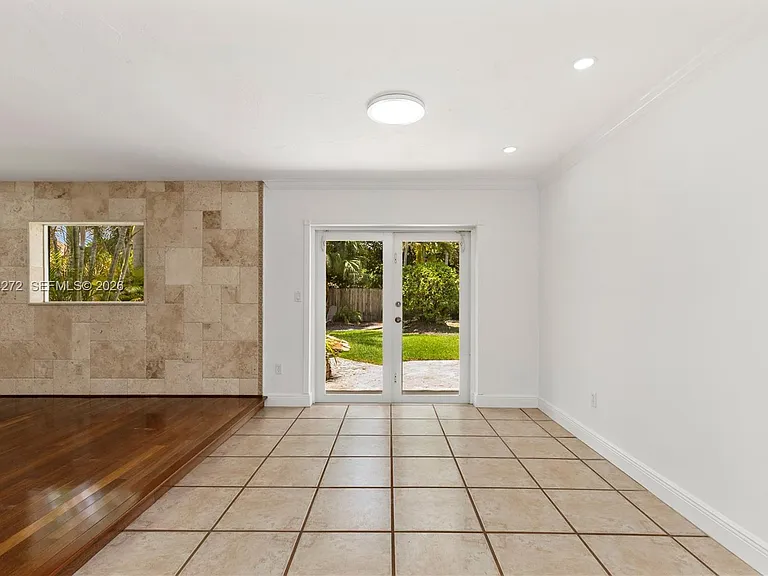 9030 SW 184th Ter — Photo 10