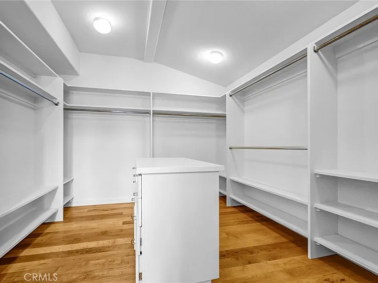 1326 Skyline Dr — Photo 29