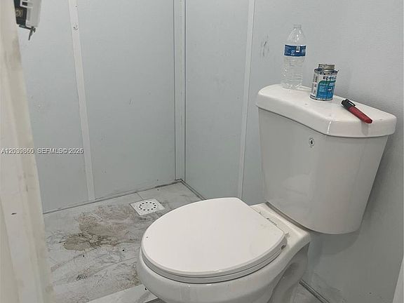 5th image of 2730 NW 44th St #3