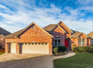 194 Majestic Cir, Maumelle, AR 72113