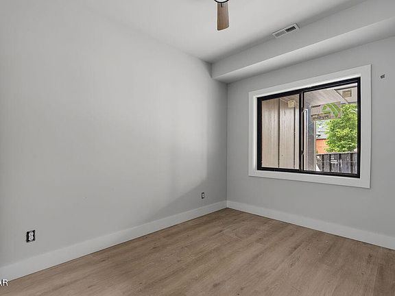 4th image of 215 Circle Dr #2