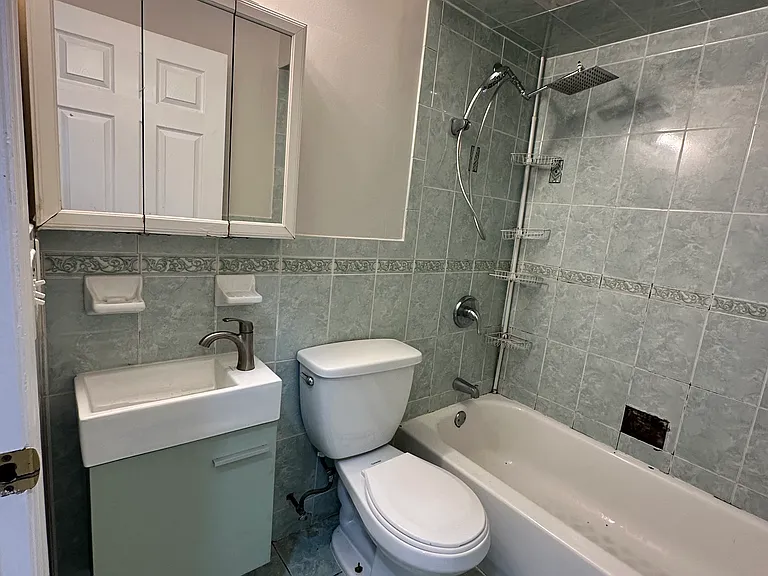 9 Brinsmaid Pl — Photo 1