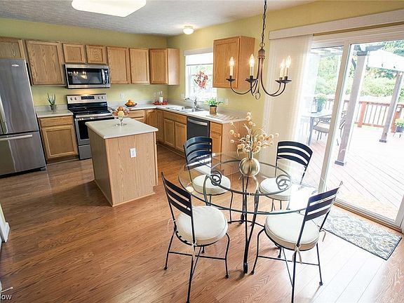 5th image of 5677 Rosemont Way