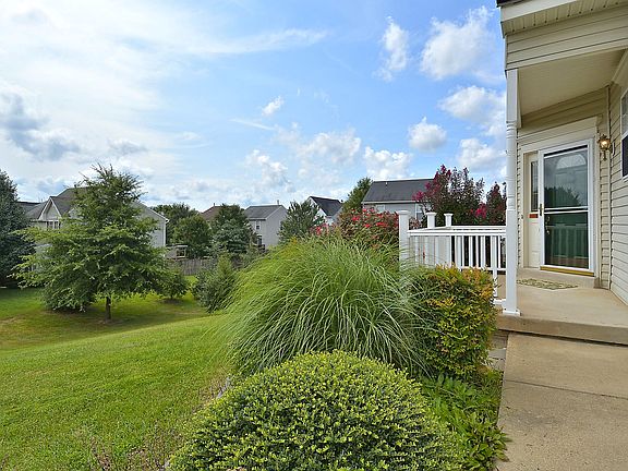2nd image of 6201 Tarberry Pl