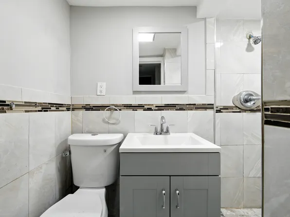 23 Westervelt Place image 2 of 14