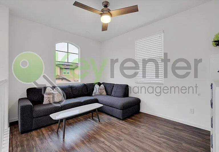 1374 Larkspur Dr — Photo 30