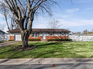 200 Utah Pl, Bethalto, IL