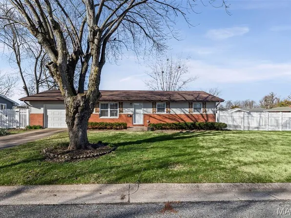 200 Utah Pl, Bethalto, IL 62010