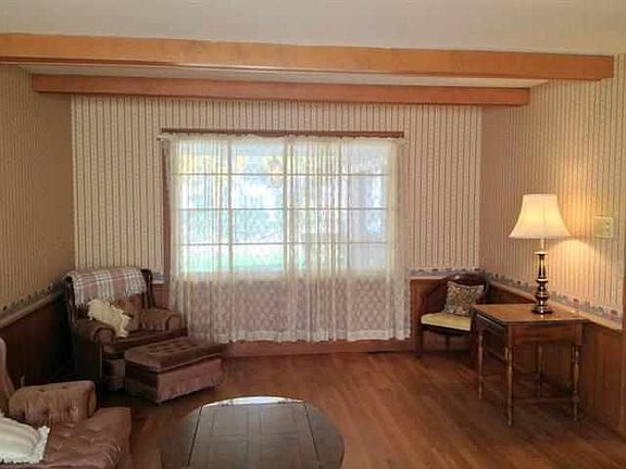 3rd image of 3205 W Woodbridge Dr