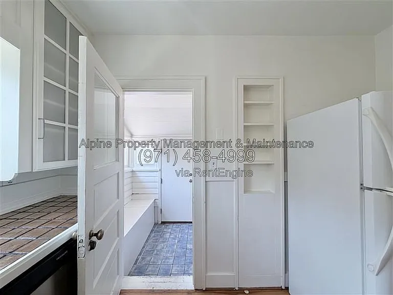 6425 N Curtis Ave — Photo 15