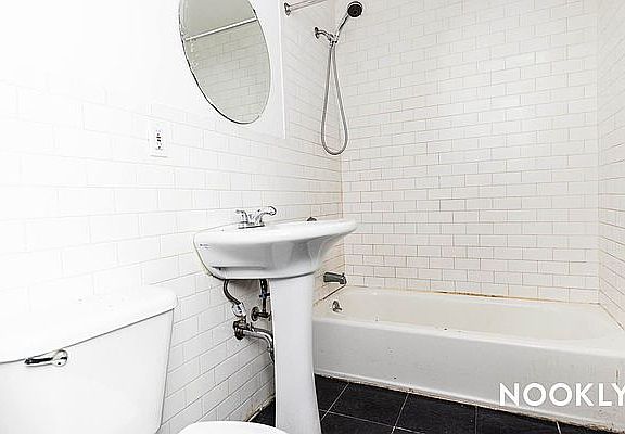 2nd image of 27 Arion Pl APT 402