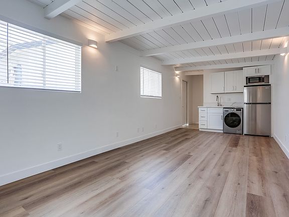 5th image of 1022 Tait St #C