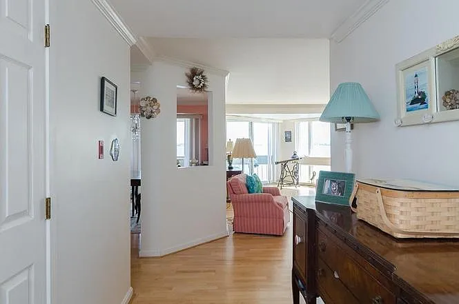 1 Commodore Ct — Photo 17