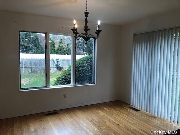 4th image of 4 Miller Farms Dr