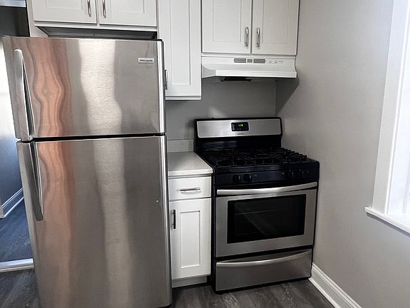 2nd image of 2935 N Fairfield Ave APT 2S
