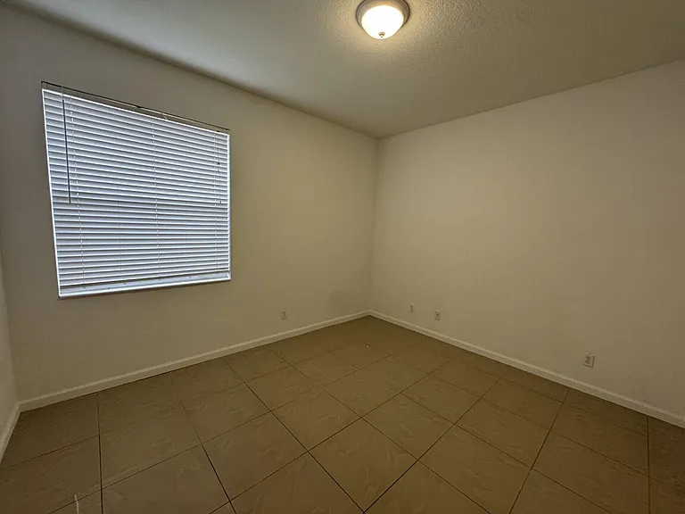 1804 SW Jamesport Dr — Photo 29