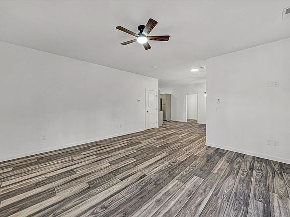 5th image of 103 Bluff Ct