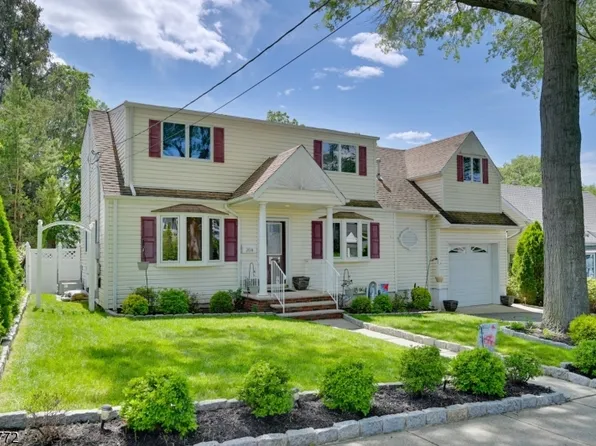 204 Stavola Pl, Maywood Boro, NJ 07607